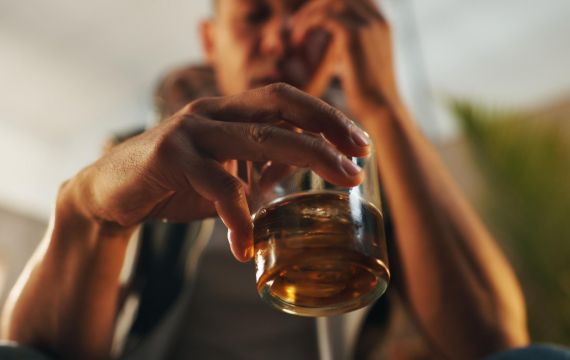 Tratamento para Alcoolismo: Da Abstinência à Sobriedade Duradoura