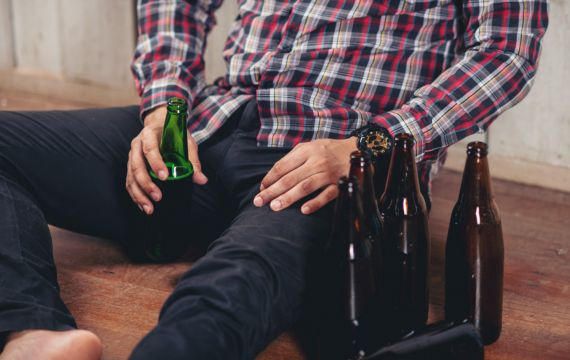 Como o Consumo Excessivo de Álcool Desestrutura a Família e o Bem-Estar