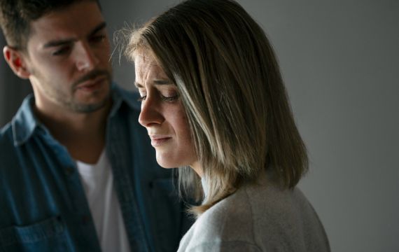 Reconhecendo a Codependência em Relacionamentos Afetados pela Dependência Química